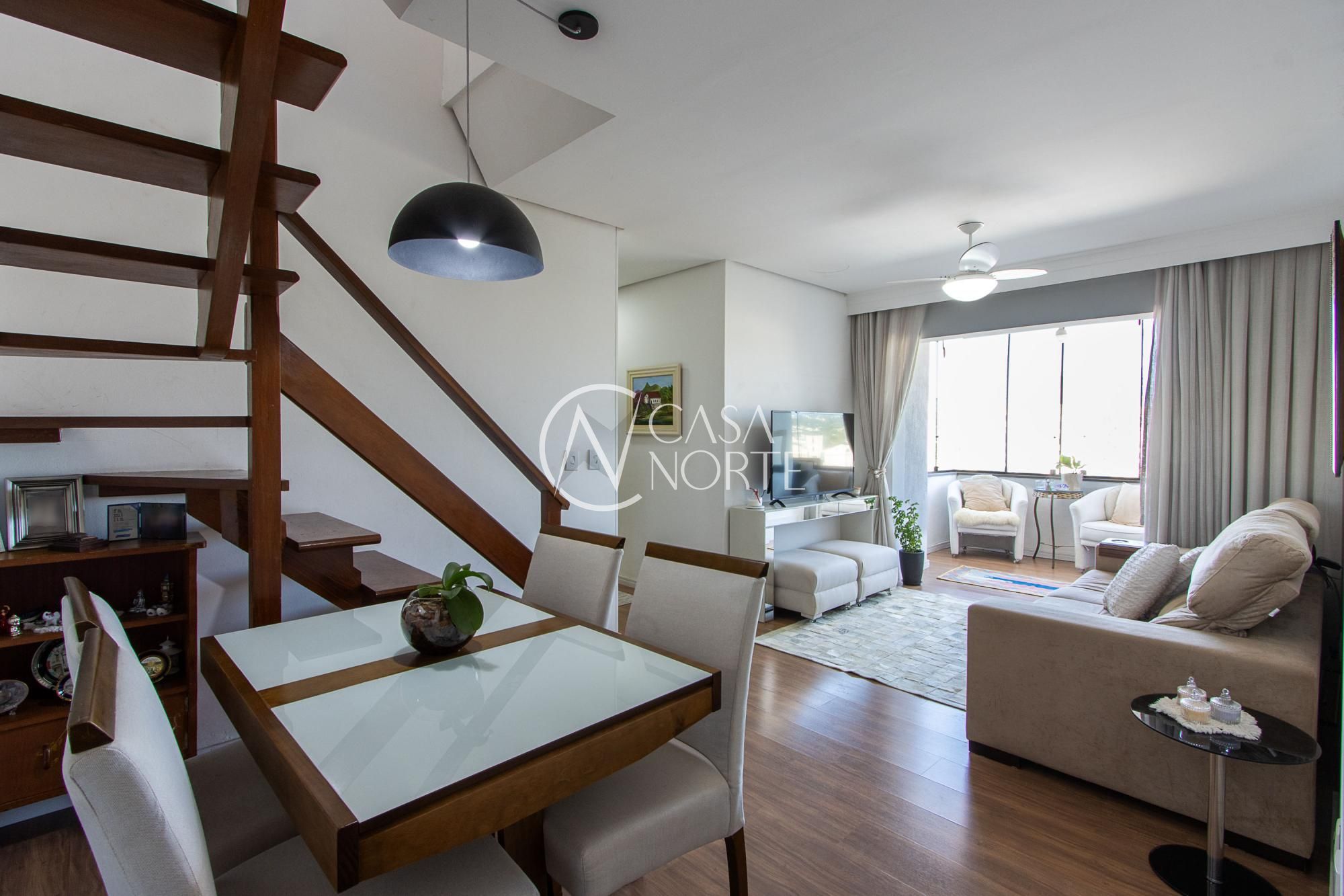 Cobertura à venda com 3 quartos, 158m², 1 suíte, 1 vaga, Rua Afonso Arinos no bairro Camaquã em Porto Alegre