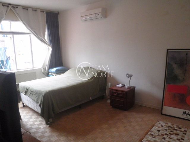 Casa à venda com 4 quartos, 330m², Rua Barao do Guaiba no bairro Menino Deus em Porto Alegre