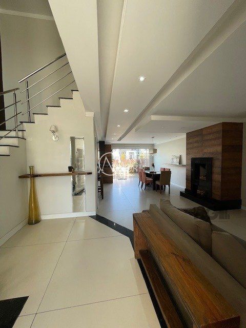 Casa de Condomínio à venda com 3 quartos, 199m², 1 suíte, 3 vagas, Rua Jorge Babot Miranda no bairro Aberta dos Morros em Porto Alegre