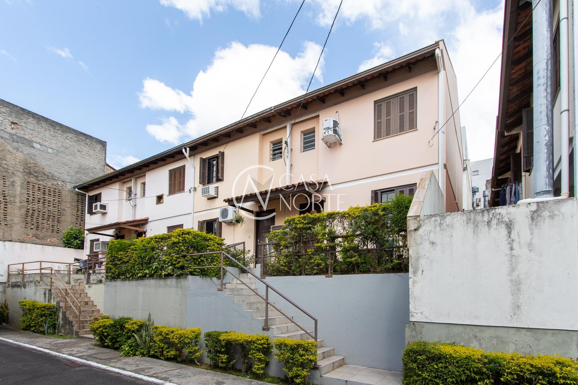 Casa de Condomínio à venda com 3 quartos, 73m², 1 vaga, Avenida Monte Cristo no bairro Vila Nova em Porto Alegre