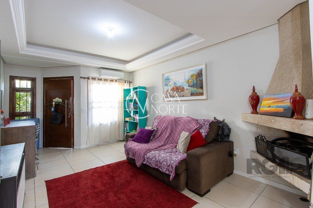 Casa à venda com 3 quartos, 87m², 1 suíte, 1 vaga, Rua Luzinete Alves Aragon no bairro Hípica em Porto Alegre