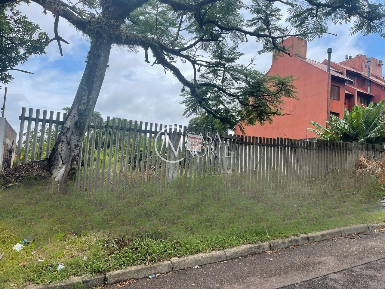 Terreno à venda  com 1352m², Rua Upamaroti no bairro Cristal em Porto Alegre
