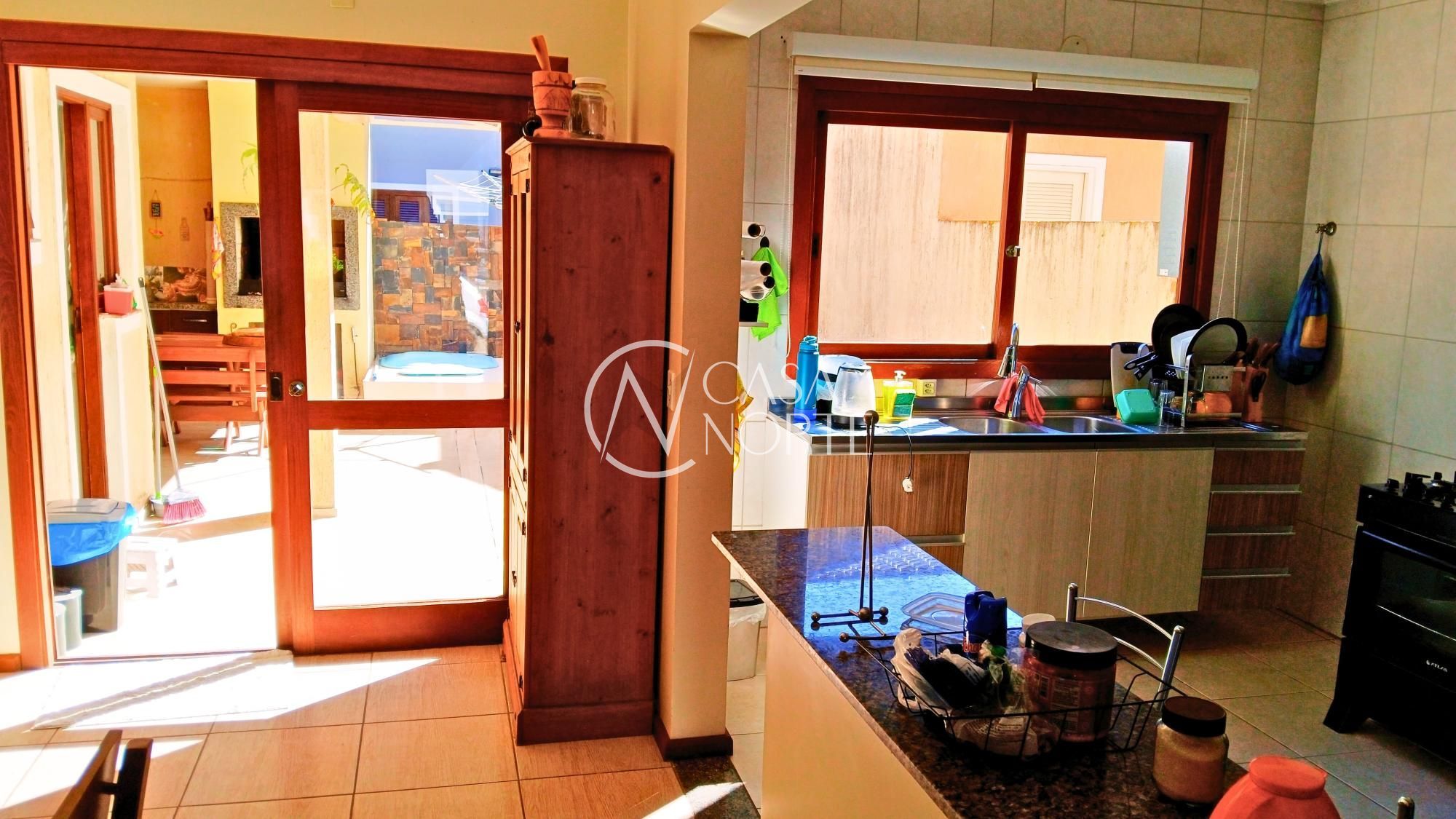 Casa à venda com 3 quartos, 140m², 1 vaga, Rua Pau-Brasil no bairro Hípica em Porto Alegre