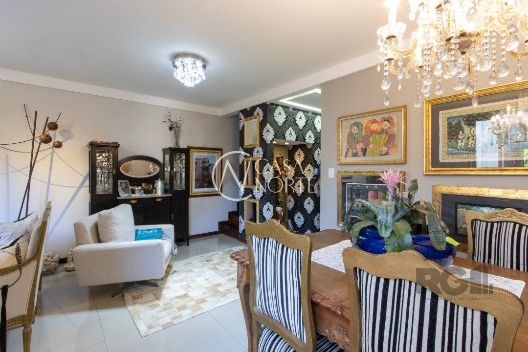 Cobertura à venda com 4 quartos, 219m², 1 suíte, Rua Amélia Teles no bairro Petrópolis em Porto Alegre