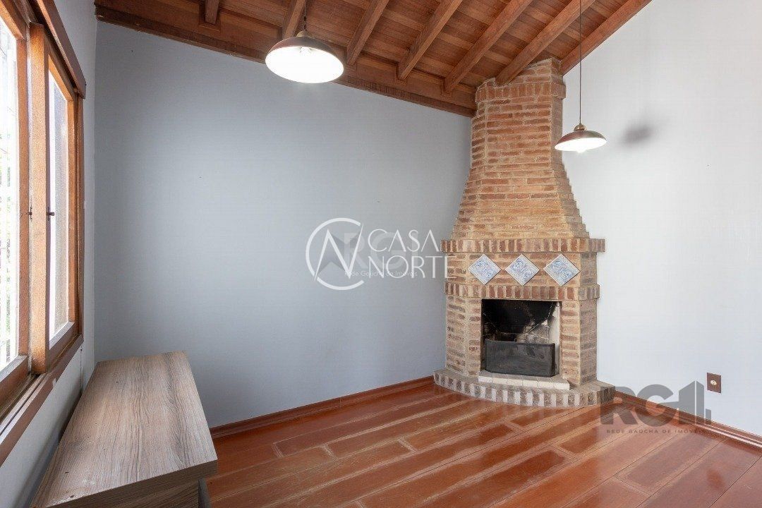 Casa de Condomínio à venda com 3 quartos, 138m², 1 suíte, 1 vaga, Rua Upamaroti no bairro Cristal em Porto Alegre