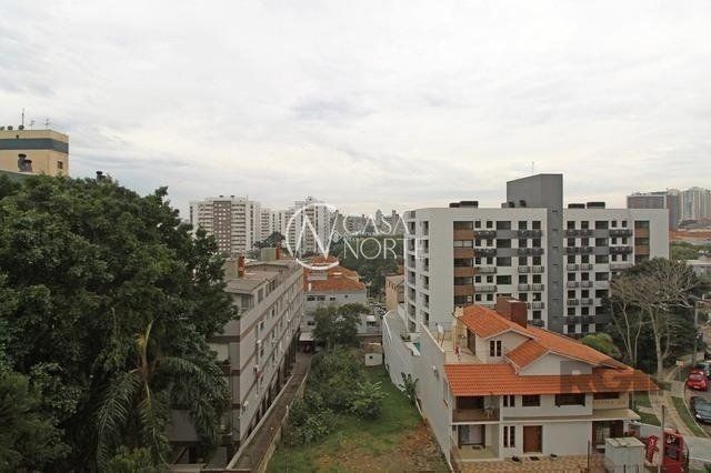 Cobertura à venda com 3 quartos, 168m², 1 suíte, 2 vagas, Rua Roque Calage no bairro Passo da Areia em Porto Alegre