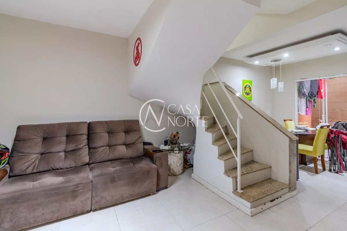 Casa de Condomínio à venda com 3 quartos, 140m², 1 suíte, 2 vagas, Rua Sepé Tiaraju no bairro Teresópolis em Porto Alegre