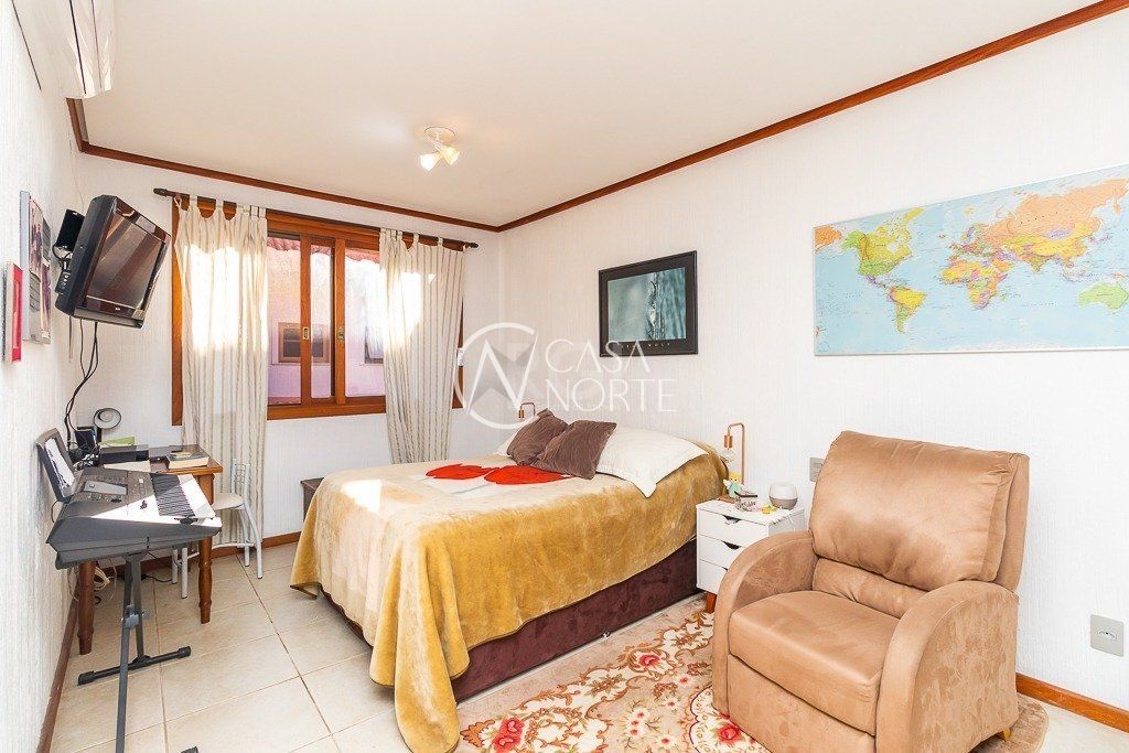 Casa de Condomínio à venda com 3 quartos, 239m², Rua Gilberto Laste no bairro Santa Tereza em Porto Alegre