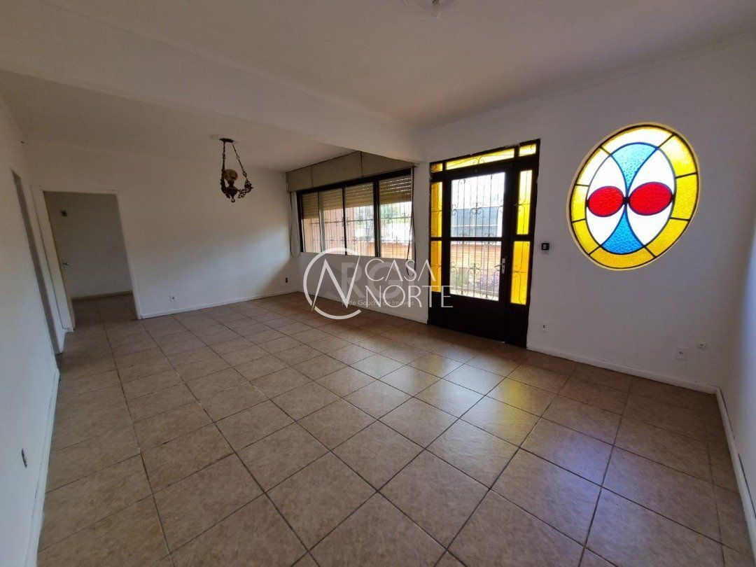 Casa à venda com 3 quartos, 180m², 1 suíte, 3 vagas, Avenida Icaraí no bairro Cristal em Porto Alegre