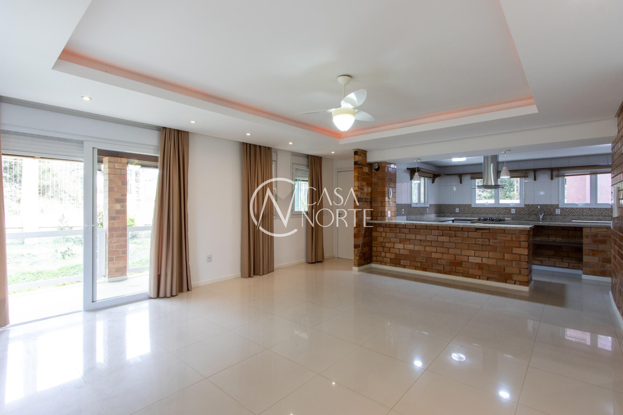 Casa à venda com 3 quartos, 308m², 1 suíte, 4 vagas, Estrada Maria Altina no bairro Hípica em Porto Alegre
