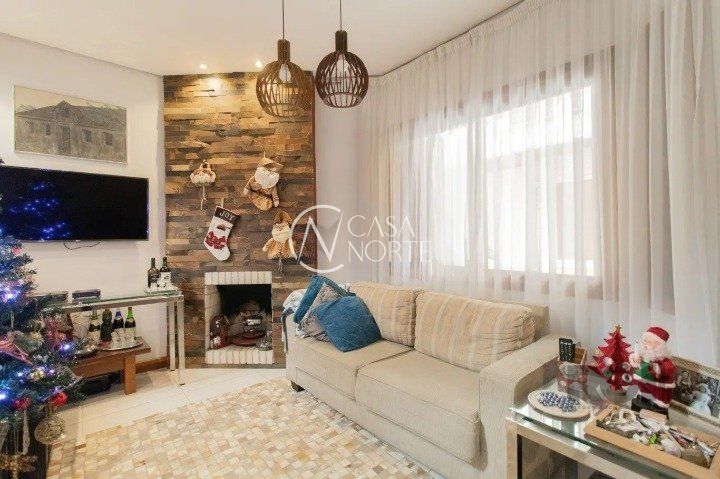 Casa de Condomínio à venda com 3 quartos, 214m², 1 suíte, 2 vagas, Rua Doutor Mário Totta no bairro Tristeza em Porto Alegre