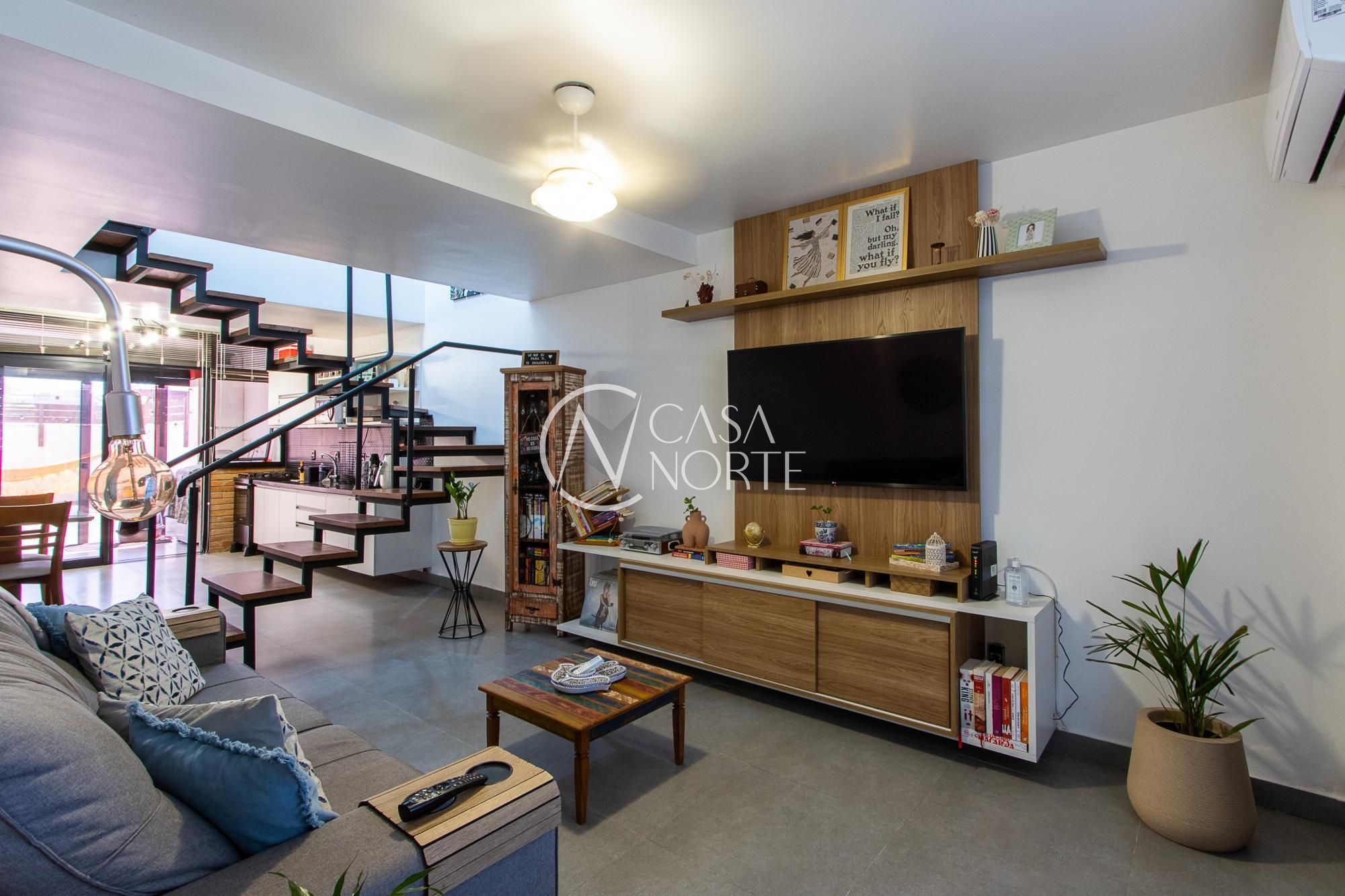 Casa à venda com 2 quartos, 91m², 2 suítes, 1 vaga, Rua Eva Pinto no bairro Hípica em Porto Alegre