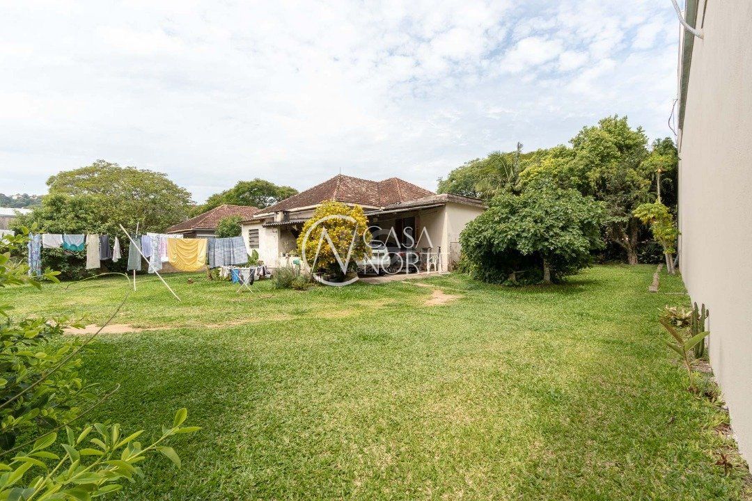 Terreno à venda  com 2182m², Avenida Vicente Monteggia no bairro Cavalhada em Porto Alegre