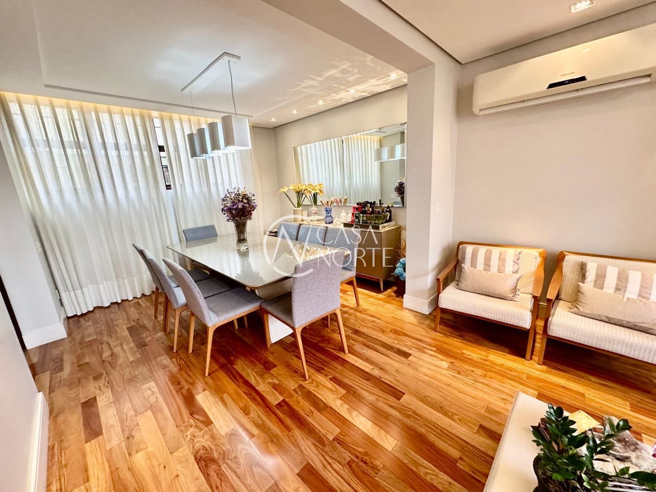 Apartamento à venda com 3 quartos, 155m², 1 suíte, 2 vagas, Avenida Venâncio Aires no bairro Farroupilha em Porto Alegre