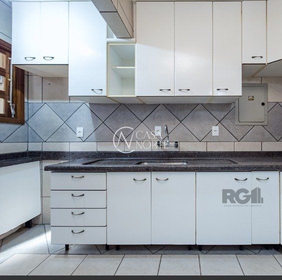 Casa à venda com 3 quartos, 151m², 1 suíte, 2 vagas, Rua José Kanan Aranha no bairro Jardim Isabel em Porto Alegre