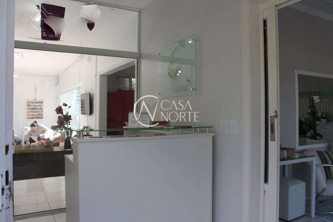 Casa à venda com 3 quartos, 221m², 1 suíte, 4 vagas, Rua Pedro de Oliveira Bittencourt no bairro Tristeza em Porto Alegre