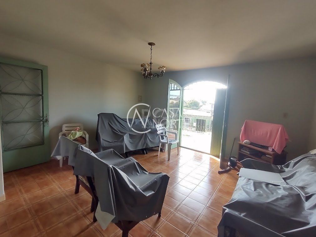 Casa à venda com 3 quartos, 146m², 1 suíte, 4 vagas, Rua Padre João Batista Reus no bairro Vila Conceição em Porto Alegre