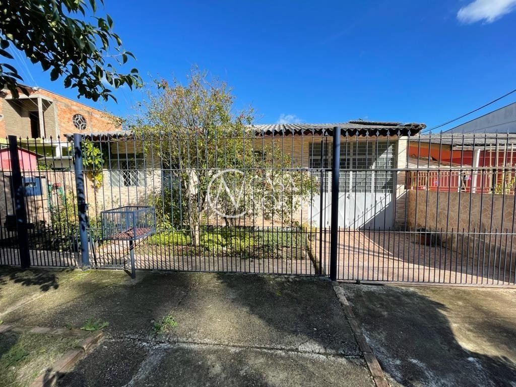 Casa à venda com 2 quartos, 270m², 2 vagas, Avenida Deputado Adao Pretto no bairro Lomba do Pinheiro em Porto Alegre