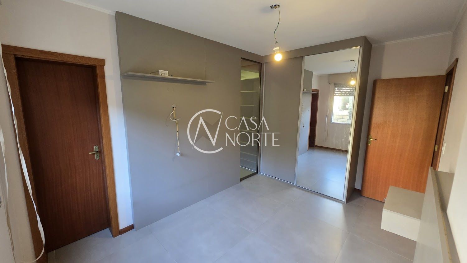 Apartamento à venda com 2 quartos, 58m², 1 suíte, 1 vaga, Avenida Chuí no bairro Cristal em Porto Alegre