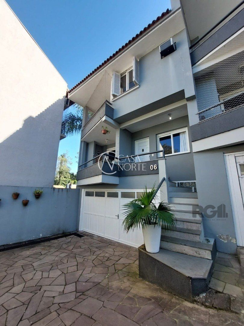 Casa de Condomínio à venda com 3 quartos, 223m², 1 suíte, 2 vagas, Rua Doutor Arnaldo da Silva Ferreira no bairro Jardim Isabel em Porto Alegre