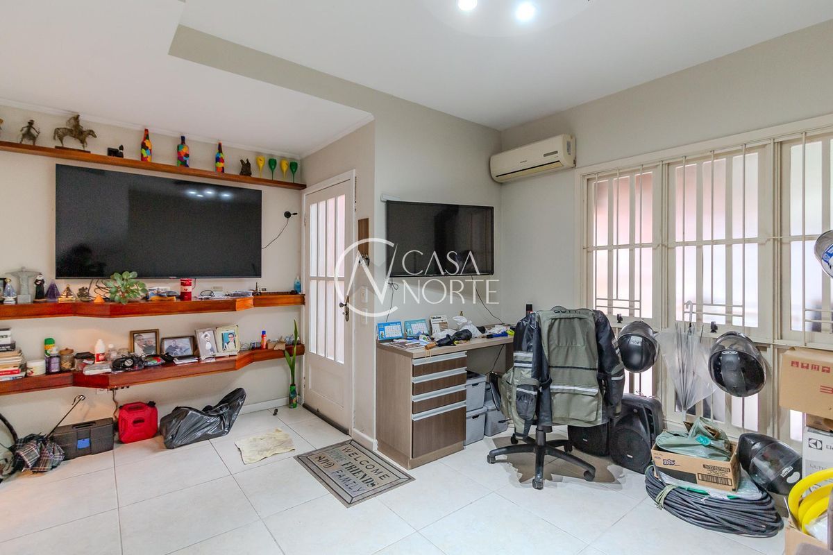 Casa de Condomínio à venda com 3 quartos, 140m², 1 suíte, 2 vagas, Rua Sepé Tiaraju no bairro Teresópolis em Porto Alegre