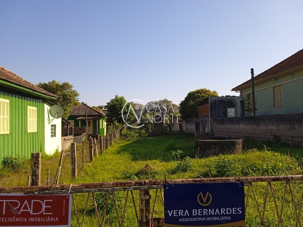 Terreno à venda  com 585m², Rua Doutor Mário Totta no bairro Tristeza em Porto Alegre