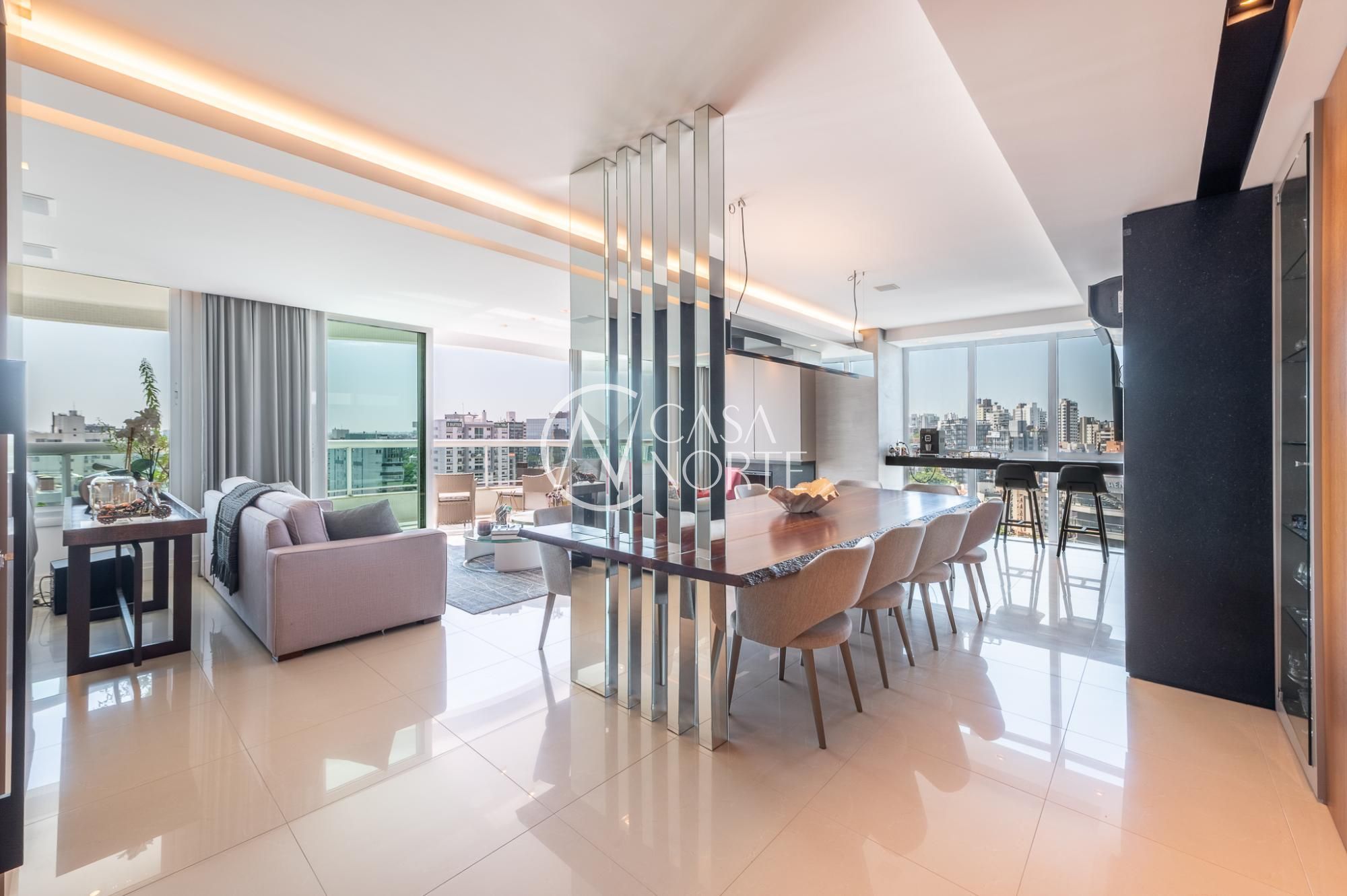 Apartamento à venda com 3 quartos, 204m², 3 suítes, 5 vagas, Rua Carvalho Monteiro no bairro Petrópolis em Porto Alegre