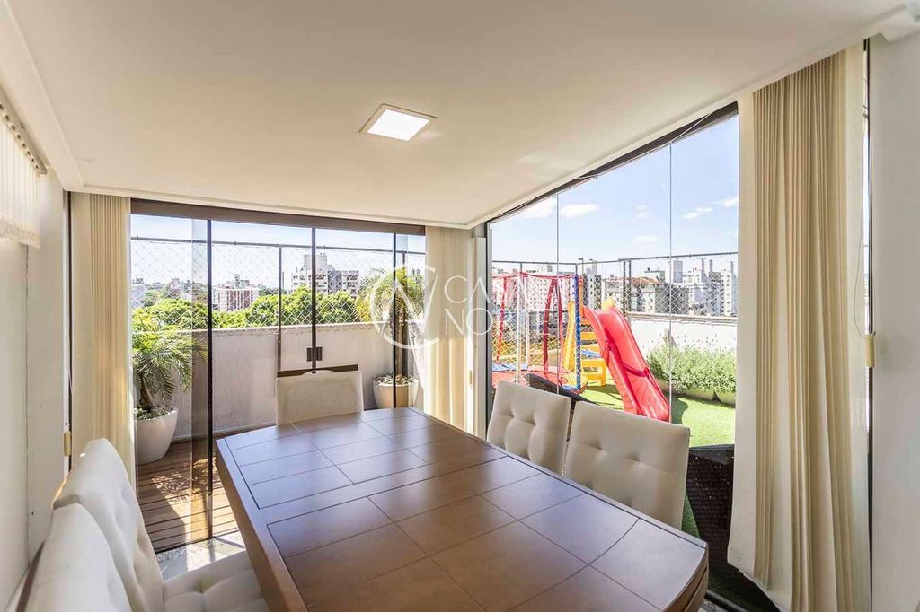 Cobertura à venda com 3 quartos, 177m², 1 suíte, 2 vagas, Rua Doutor Mário Totta no bairro Tristeza em Porto Alegre