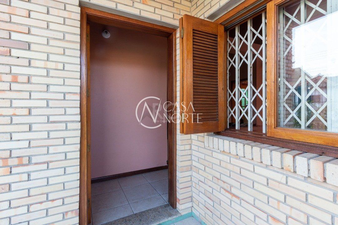 Casa à venda com 2 quartos, 203m², 1 vaga, Rua Mário de Andrade no bairro Ipanema em Porto Alegre