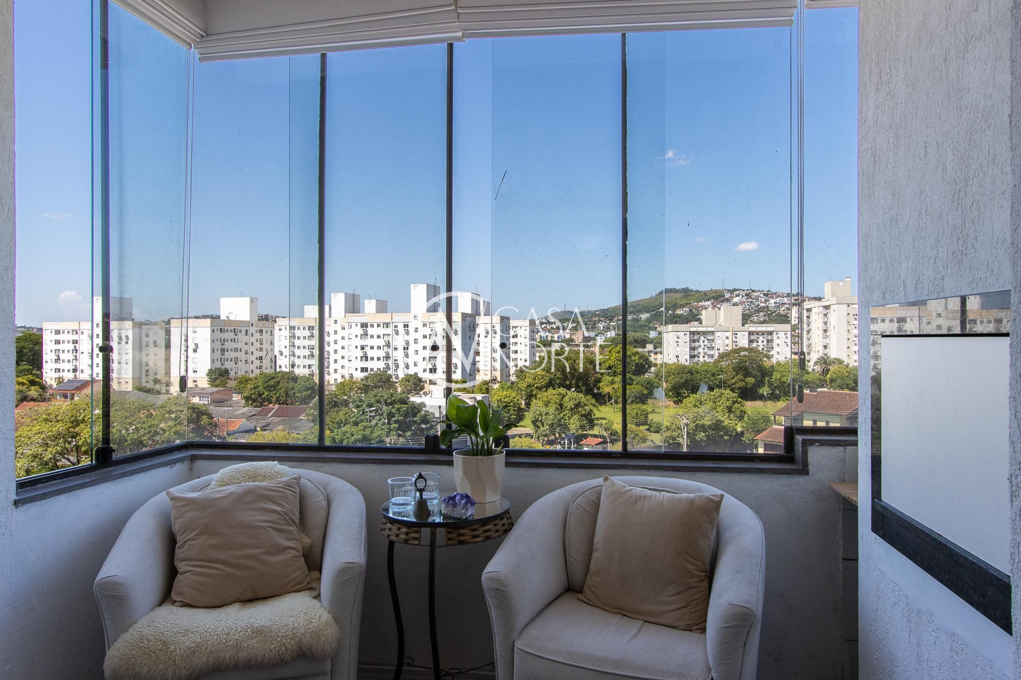 Cobertura à venda com 3 quartos, 158m², 1 suíte, 1 vaga, Rua Afonso Arinos no bairro Camaquã em Porto Alegre