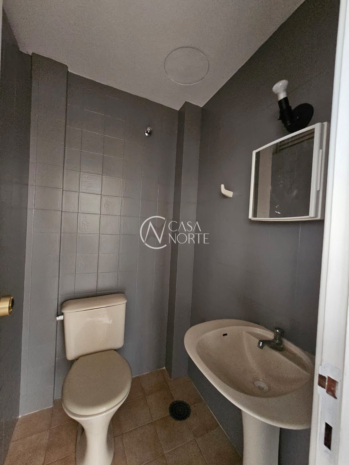 Sala Comercial à venda com 1 quarto, 30m², Rua Dona Laura no bairro Rio Branco em Porto Alegre