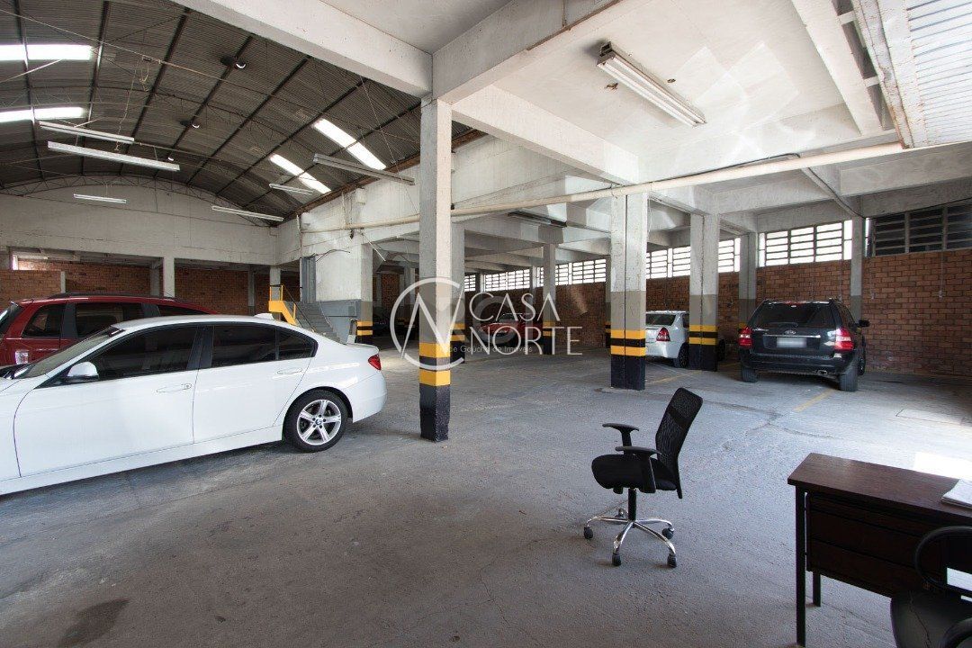 Pavilhão à venda , 1257m², 6 vagas, Rua Alvaro Chaves no bairro Floresta em Porto Alegre