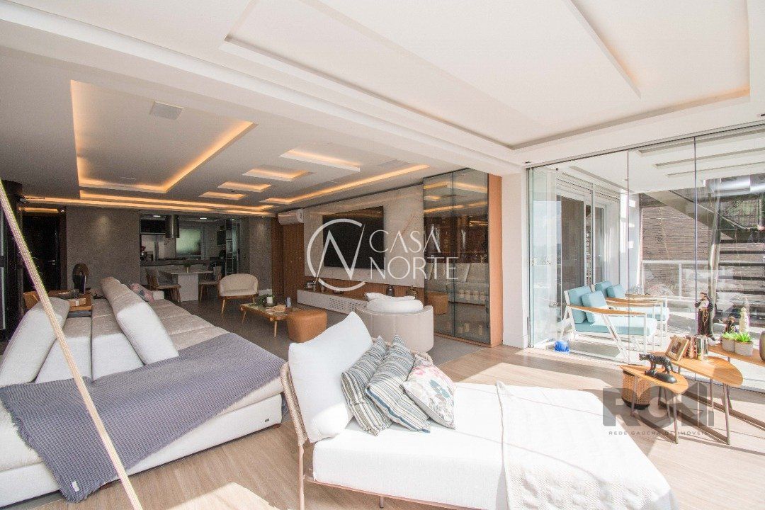 Cobertura à venda com 3 quartos, 357m², 3 suítes, 3 vagas, Avenida Jacui no bairro Cristal em Porto Alegre