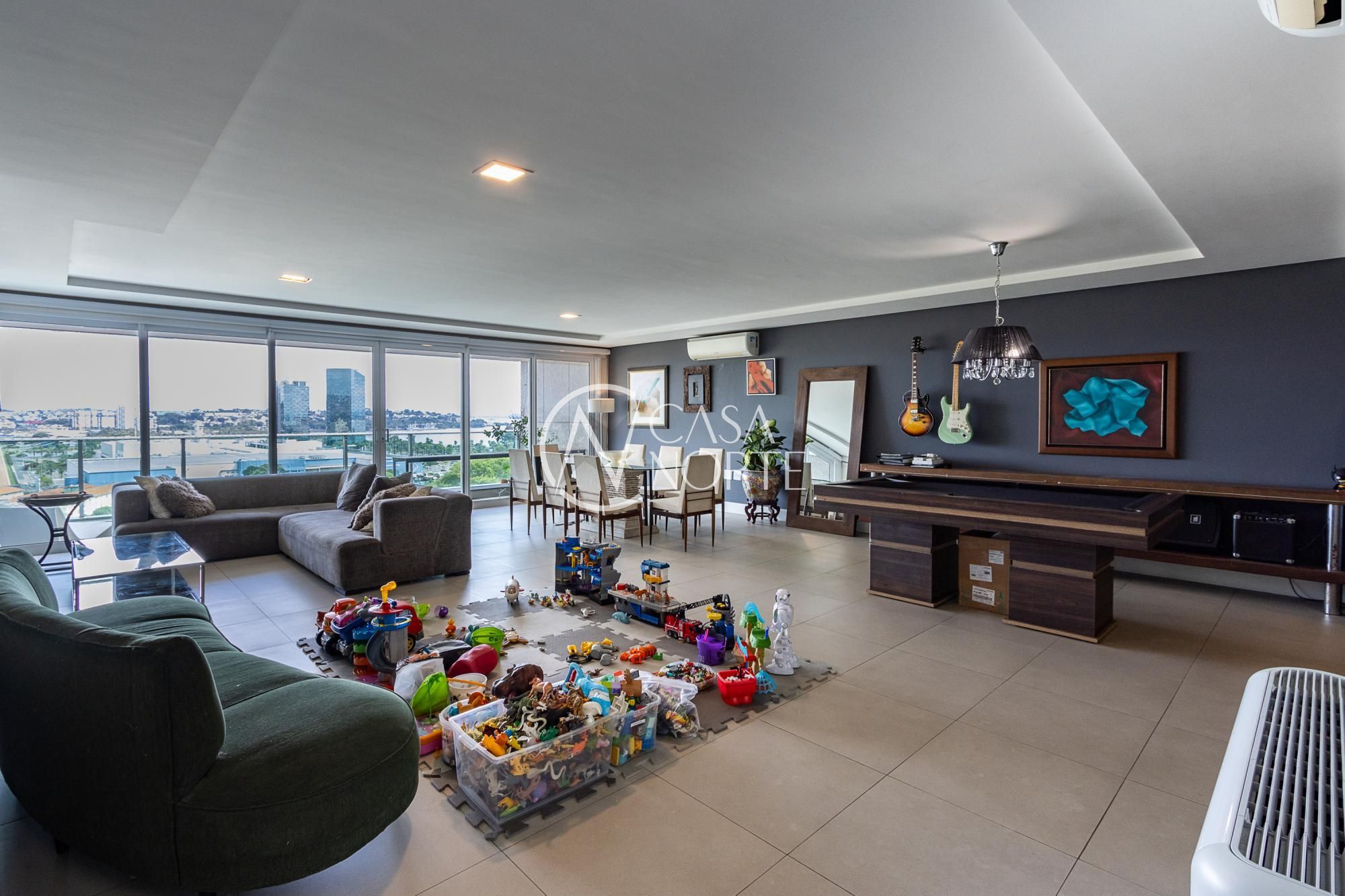 Apartamento à venda com 3 quartos, 243m², 3 suítes, 2 vagas, Avenida Cai no bairro Cristal em Porto Alegre