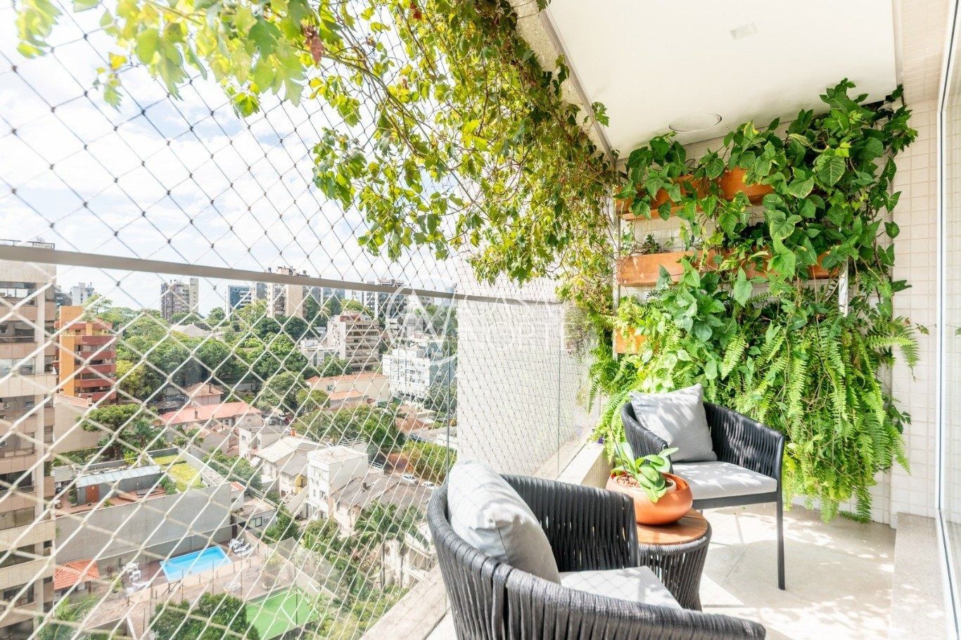 Apartamento Garden à venda com 3 quartos, 178m², 1 suíte, 3 vagas, Rua Cândido Silveira no bairro Auxiliadora em Porto Alegre