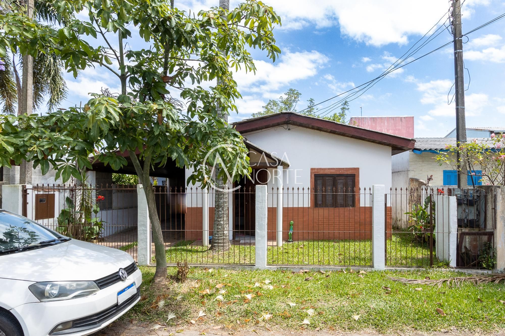 Casa à venda com 3 quartos, 180m², 2 vagas, Rua Marcírio da Silva Barbosa no bairro Aberta dos Morros em Porto Alegre