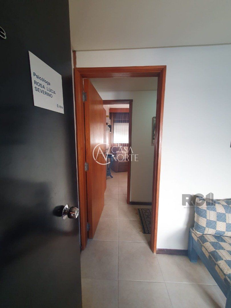 Sala Comercial à venda , 52m², Avenida Taquara no bairro Petrópolis em Porto Alegre