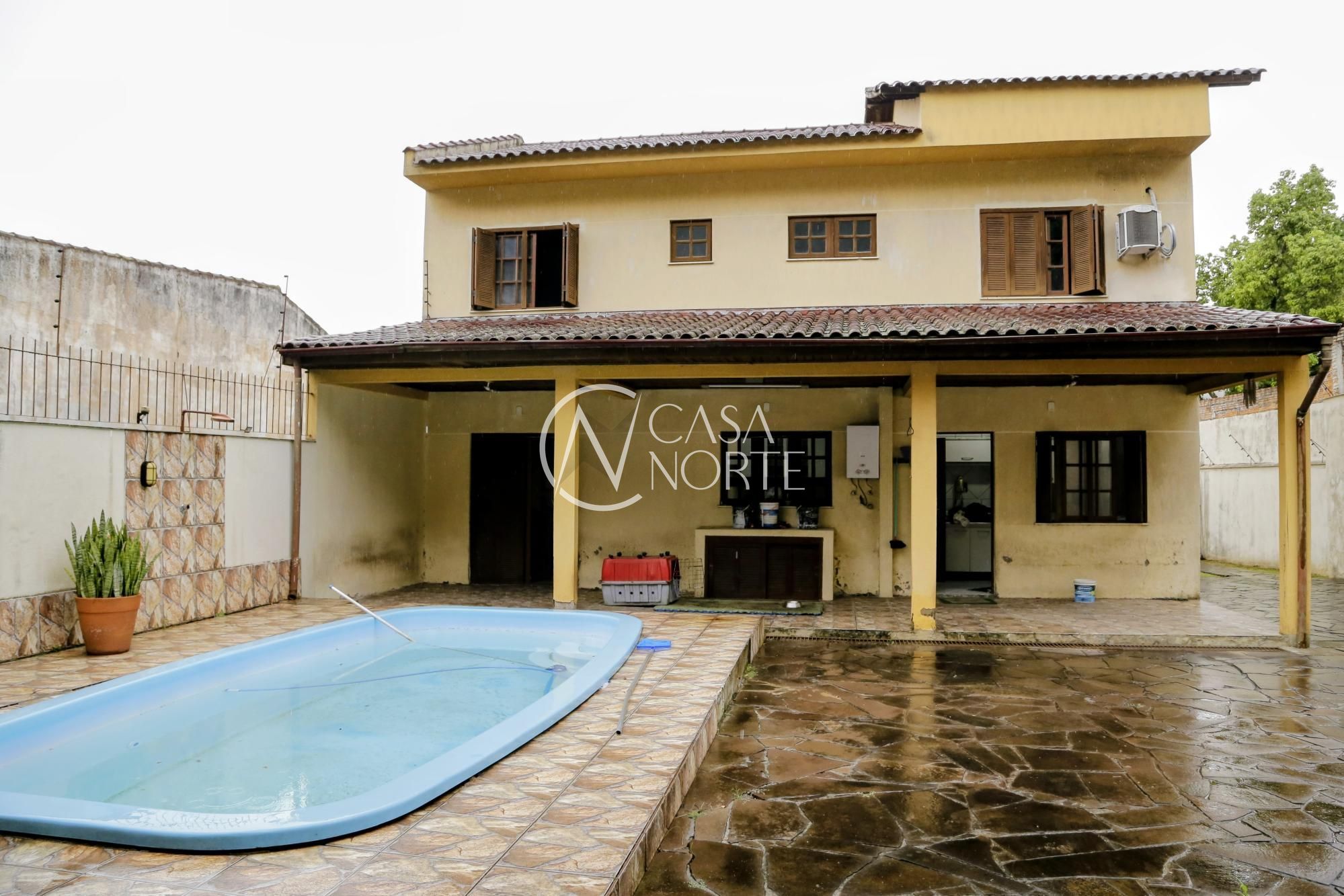 Casa à venda com 3 quartos, 140m², 1 suíte, 7 vagas, Rua Octávio de Souza no bairro Nonoai em Porto Alegre