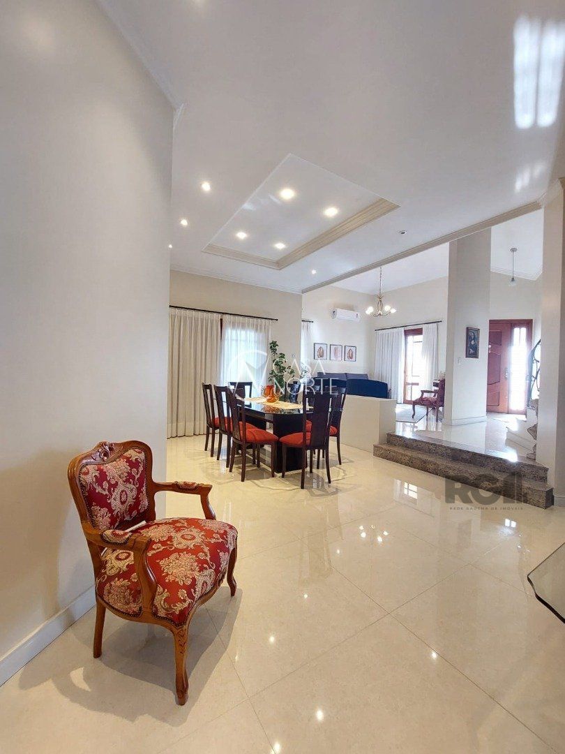 Casa de Condomínio à venda com 3 quartos, 451m², 1 suíte, 2 vagas, Rua Alcebiades Antônio dos Santos no bairro Nonoai em Porto Alegre