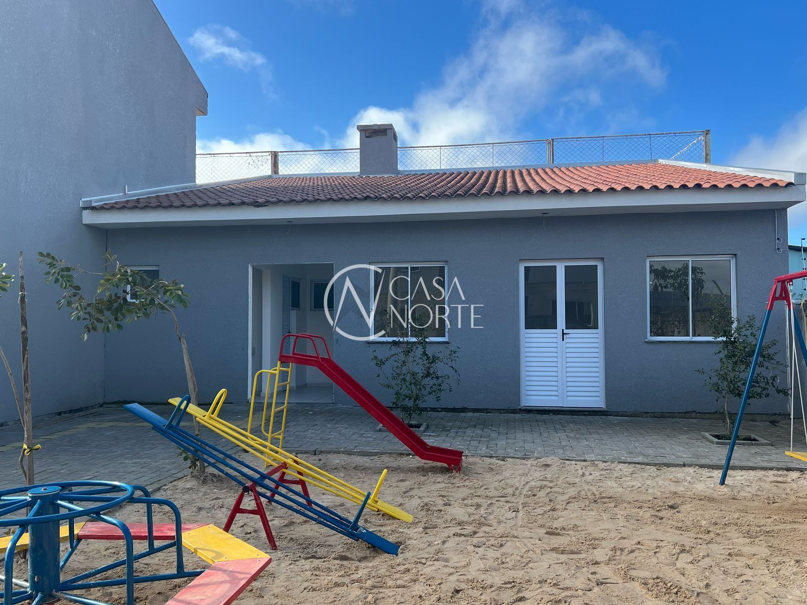 Casa à venda com 2 quartos, 44m², 1 vaga, Avenida João Antônio Silveira no bairro Restinga em Porto Alegre