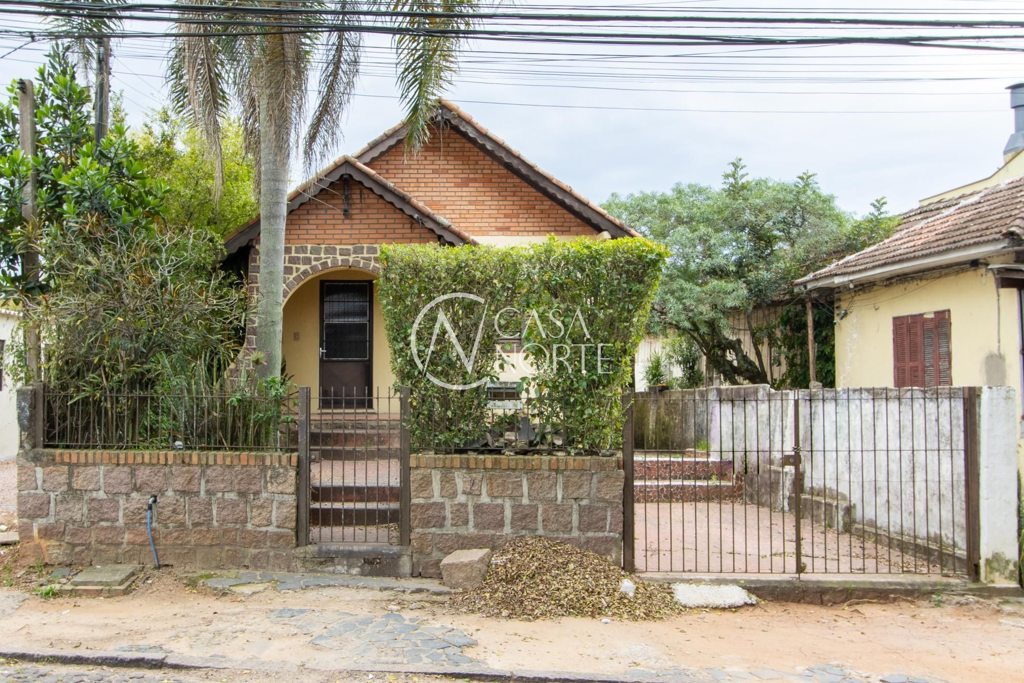 Casa à venda com 2 quartos, 100m², 1 vaga, Rua Padre João Batista Reus no bairro Vila Conceição em Porto Alegre