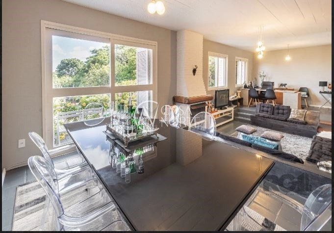 Casa à venda com 3 quartos, 350m², 1 suíte, 3 vagas, Rua Padre João Batista Reus no bairro Vila Conceição em Porto Alegre