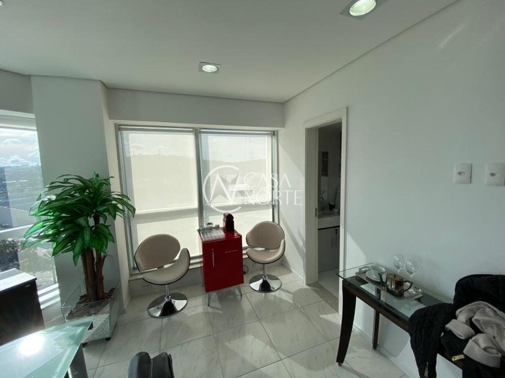 Sala Comercial à venda , 121m², 3 vagas, Avenida Diario de Noticias no bairro Cristal em Porto Alegre