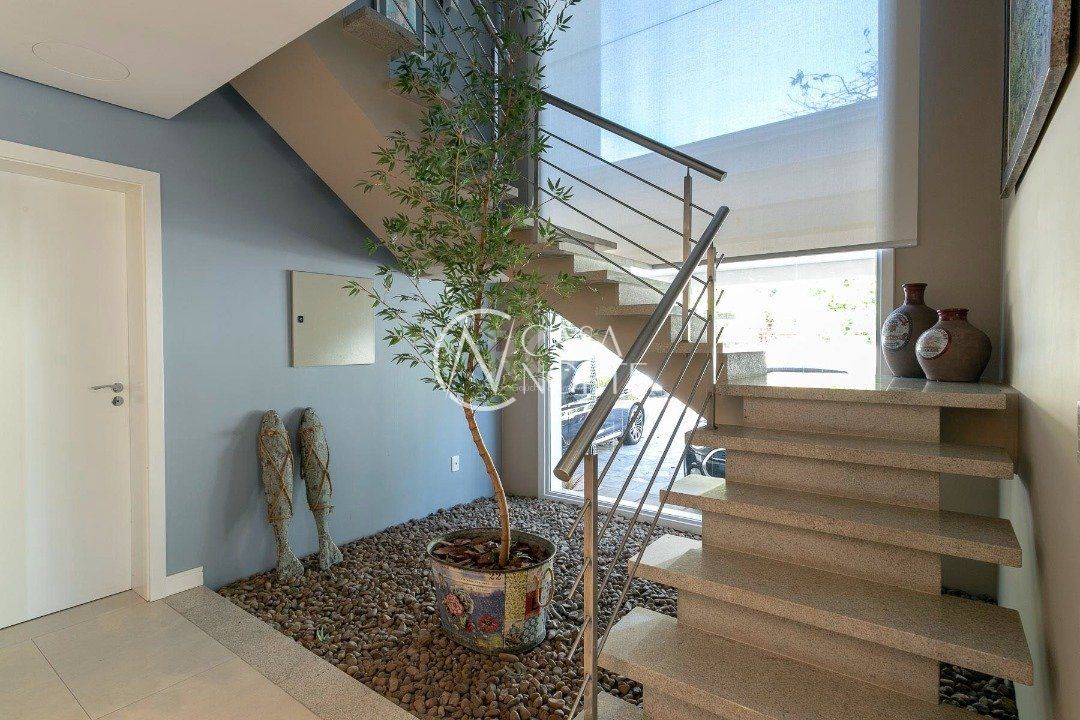 Casa de Condomínio à venda com 4 quartos, 588m², 4 suítes, 5 vagas, Avenida Coronel Marcos no bairro Pedra Redonda em Porto Alegre