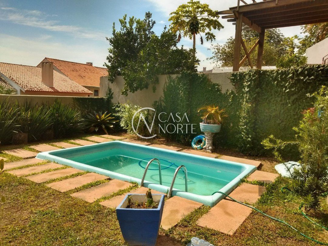 Casa à venda com 4 quartos, 226m², 1 suíte, 2 vagas, Rua Professor Antônio José Remiao no bairro Espírito Santo em Porto Alegre