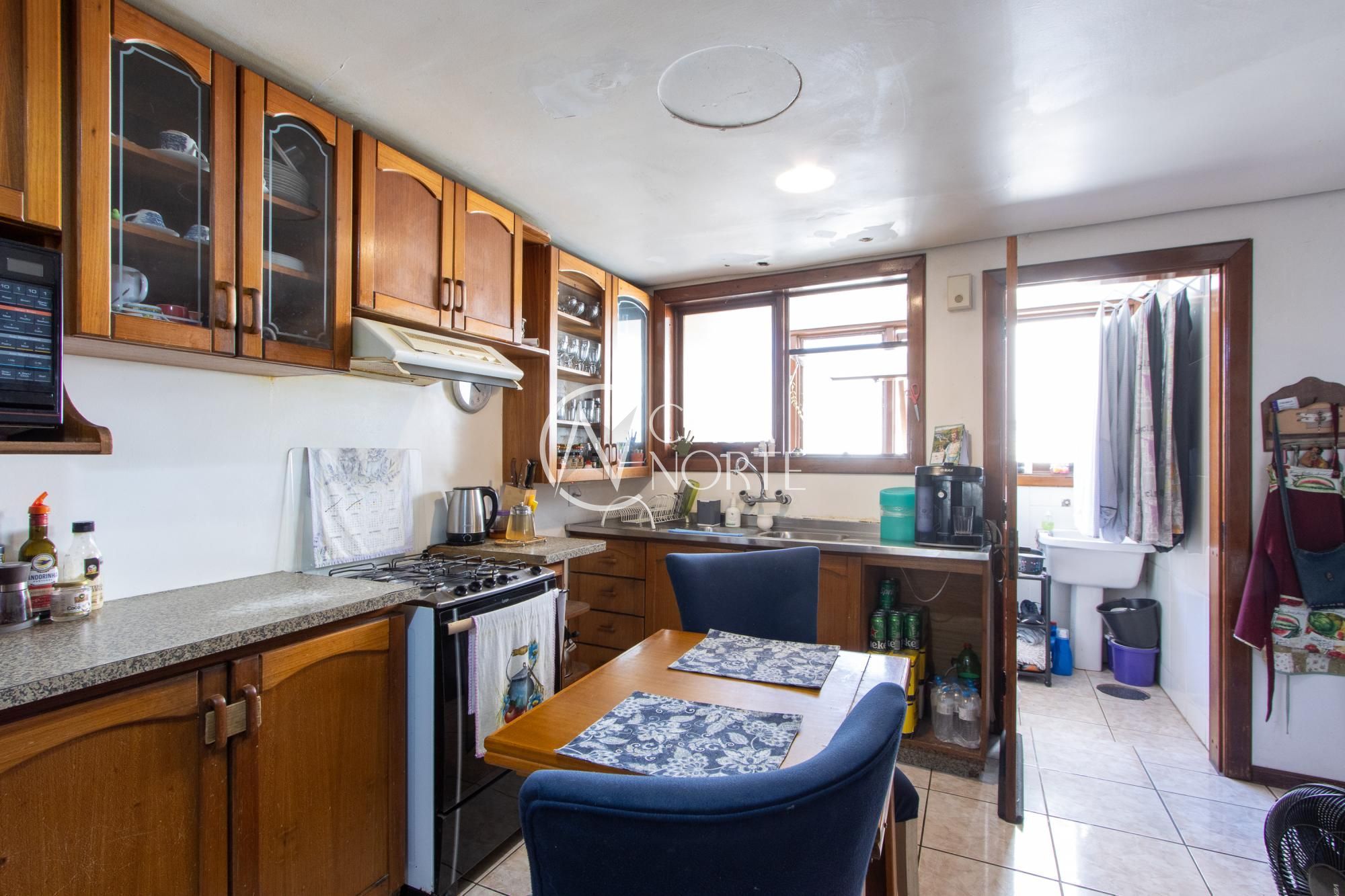 Cobertura à venda com 4 quartos, 241m², 1 suíte, Rua Eurico Lara no bairro Medianeira em Porto Alegre