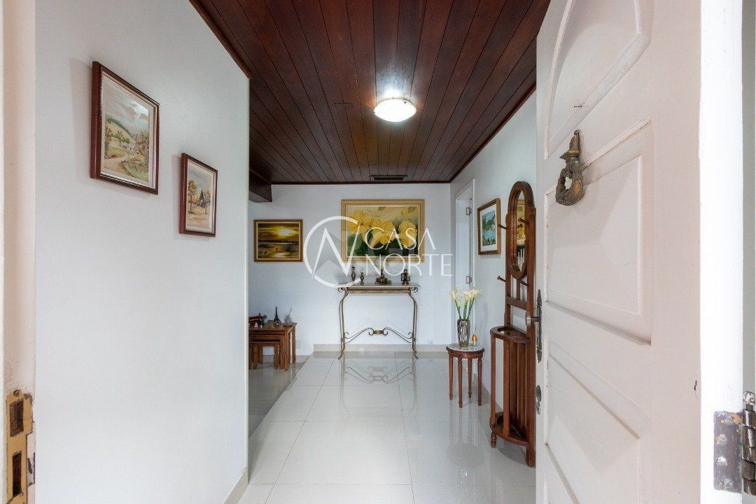 Casa à venda com 4 quartos, 300m², 2 suítes, 4 vagas, Avenida Guaiba no bairro Vila Assunção em Porto Alegre