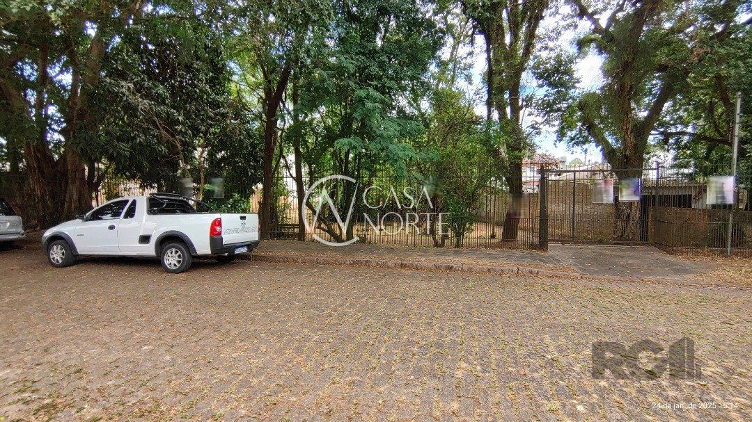 Terreno à venda  com 1035m², Rua Doutora Noemi Valle Rocha no bairro Serraria em Porto Alegre