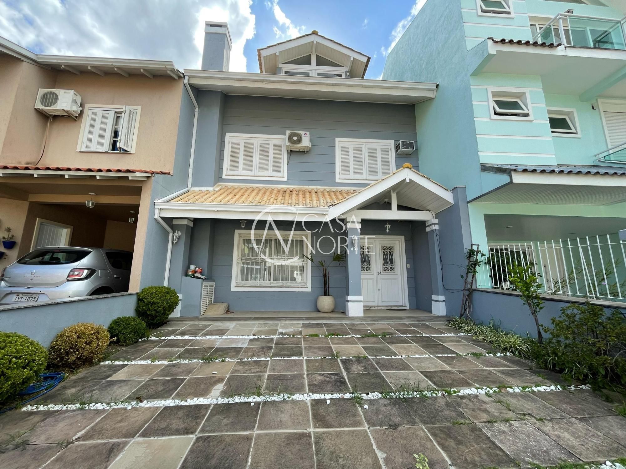 Sobrado à venda com 3 quartos, 188m², 1 suíte, 2 vagas, Rua Corticeira no bairro Hípica em Porto Alegre