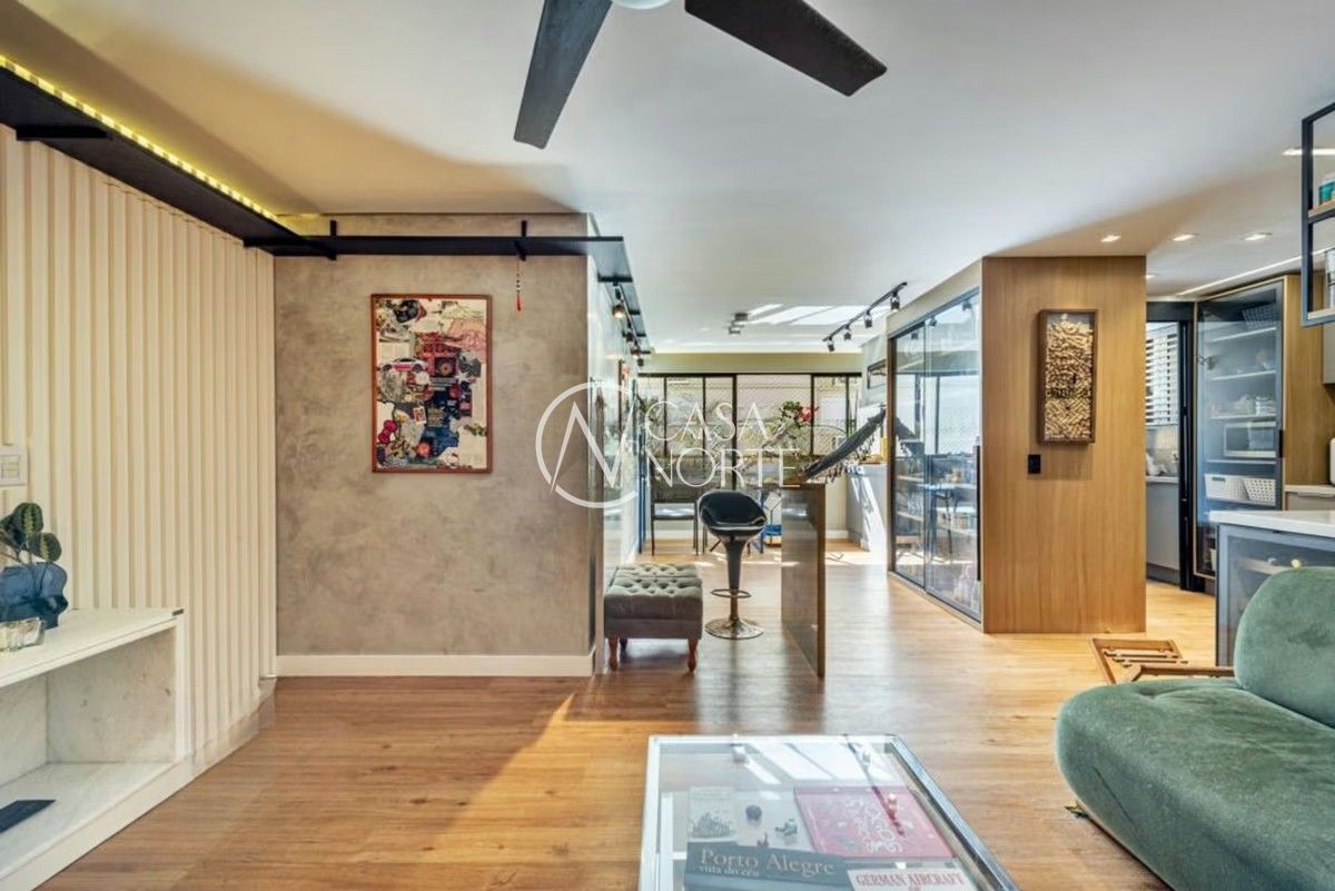 Apartamento à venda com 3 quartos, 97m², 2 suítes, 2 vagas, Rua Roque Calage no bairro Passo da Areia em Porto Alegre